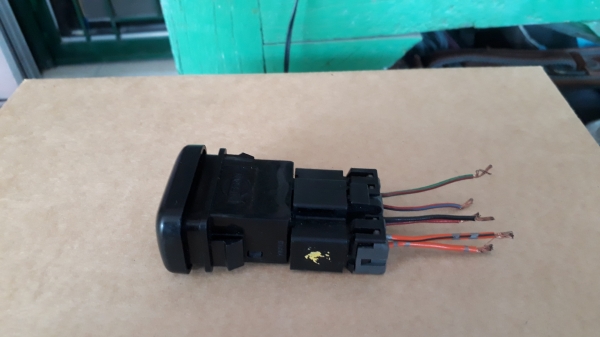 สวิทช์ไฟตัดหมอก NISSAN แนวนอน