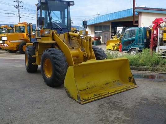 ขายรถตักล้อยาง KOMATSU WA100-1 นำเข้าเองจากญี่ปุ่น สภาพสวยพร้อมใช้ ถึงเร็วๆนี้ครับ ขายรถตักล้อยาง KOMATSU WA100-1 นำเข้าเองจากญี่ปุ่น สภาพสวยพร้อมใช้ ถึงเร็วๆนี้ครับ