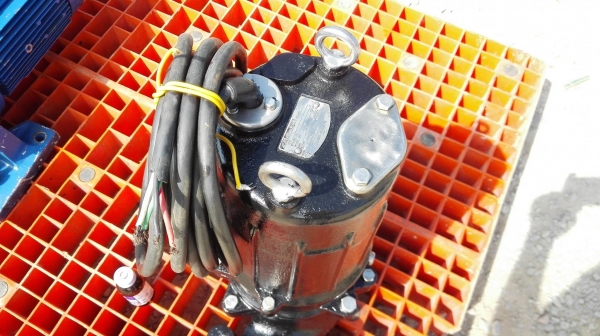 ปั้มจุ่มแช่ไดโว่ญี่ปุ่น TSURUMI PUMP JAPAN ขนาด 5 HP ท่อ 2.5” 380V รอบจัด H : 23.5 m / Q : 1.03 m3/min สภาพสวยวิ่งนิ่มพร้อมใช้ ปั้มจุ่มแช่ไดโว่ญี่ปุ่น TSURUMI PUMP JAPAN ขนาด 5 HP ท่อ 2.5” 380V รอบจัด H : 23.5 m / Q : 1.03 m3/min สภาพสวยวิ่งนิ่มพร้อมใช้