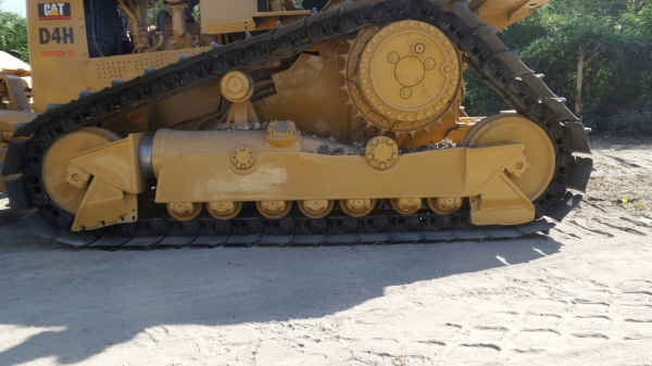 รถแทรคเตอร์ Cat d4h SERIES2 รถพร้อมใช้งาน