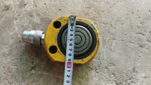 550บ.ส่งถึงบ้านฟรี โทร 083-2000058 LINE ID: line832923 ชุดกระบอกไฮดรอลิคยี่ห้อ ENERPAC ชนิดดันขึ้นได้เร็ว