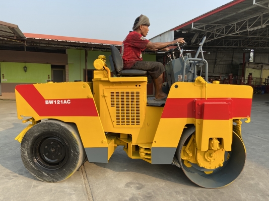 ขายรถบด4ตันBOMAGรุ่นBW121AC รถนอกนำเข้าเอวอ่อนขับ2เพลาเครื่องมิตซู3สูบสภาพดีพร้อมใช้งาน มีให้เลือกหลายคันหลายขนาด 0818302909จิรโรจน์Line:Jiraroj2909