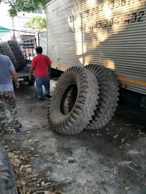 ยาง 14.00-24 บริสโตน สวยๆ คู่นี้ ราคา 4800 บาท