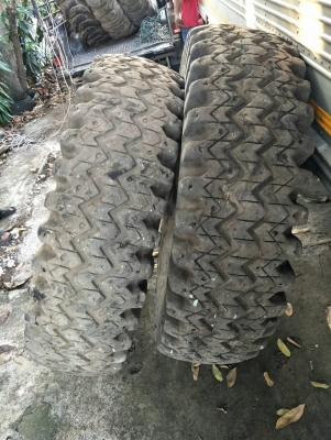 ยาง 14.00-24 บริสโตน สวยๆ คู่นี้ ราคา 4800 บาท
