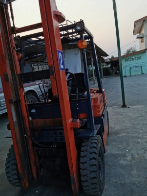 รถยกฟอร์คลิฟต์