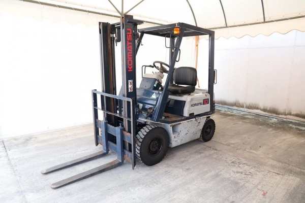 Komutsu FG10D-15 ขนาดยก 1ตัน เสายกสูง3เมตร เครื่องยนต์เบนซิน
