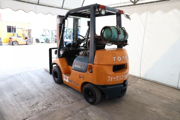 Toyota 7FGK20 compact ขนาดยก2ตัน เสาสูง3เมตร เครื่องยนต์เบนซิน