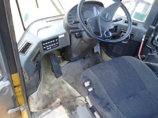 รถตักล้อยาง TCM รุ่น L27