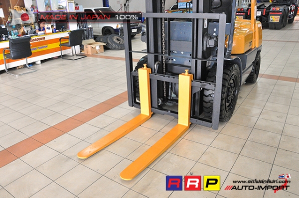 ขายรถโฟล์คลิฟท์มือสอง TCM รุ่น FHD30Z5- นำเข้าจากประเทศญี่ปุ่น 100\% ไม่เคยใช้งานในไทย