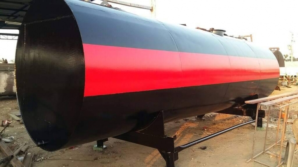 ถังน้ำมันสวยแบบแจ่มๆครับ ขัดล้างทำสีใหม่ 16,000 ลิตร เหล็กหนา 5 มิล / จัดไป 60,000.- ครับ ถังน้ำมันสวยแบบแจ่มๆครับ ขัดล้างทำสีใหม่ 16,000 ลิตร เหล็กหนา 5 มิล / จัดไป 60,000.- ครับ