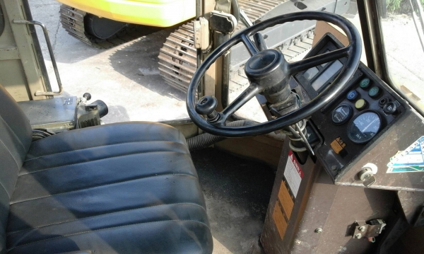 รถตักล้อยาง WA 100-1 รถตักล้อยาง WA 100-1