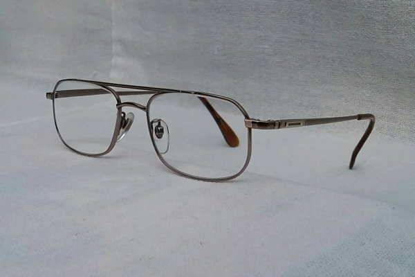 แว่นสายตาไททาเนียมบริสุทธิ์ 'เดอะ บิ๊กเนม - โฮย่า' ทศวรรษ 2010's สภาพเทพ ! โมเดลคลาสสิค 'สี่เหลี่ยมผืนผ้า - นักบิน' เลนส์มัลติโค้ทคุณภาพสูง ใสปิ๊ง ! ค่าสายตา +175 Authentic HOYA han แว่นสายตาไททาเนียมบริสุทธิ์ 'เดอะ บิ๊กเนม - โฮย่า' ทศวรรษ 2010's สภาพเทพ ! โมเดลคลาสสิค 'สี่เหลี่ยมผืนผ้า - นักบิน' เลนส์มัลติโค้ทคุณภาพสูง ใสปิ๊ง ! ค่าสายตา +175 Authentic HOYA han