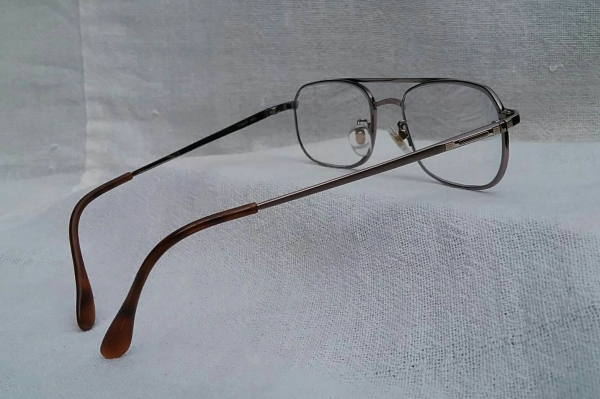 แว่นสายตาไททาเนียมบริสุทธิ์ 'เดอะ บิ๊กเนม - โฮย่า' ทศวรรษ 2010's สภาพเทพ ! โมเดลคลาสสิค 'สี่เหลี่ยมผืนผ้า - นักบิน' เลนส์มัลติโค้ทคุณภาพสูง ใสปิ๊ง ! ค่าสายตา +175 Authentic HOYA han แว่นสายตาไททาเนียมบริสุทธิ์ 'เดอะ บิ๊กเนม - โฮย่า' ทศวรรษ 2010's สภาพเทพ ! โมเดลคลาสสิค 'สี่เหลี่ยมผืนผ้า - นักบิน' เลนส์มัลติโค้ทคุณภาพสูง ใสปิ๊ง ! ค่าสายตา +175 Authentic HOYA han