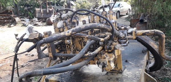 ขายครับ อะไหล่ CAT320 โป๊ะสวิง แพรคอนโทน หัวเก๋ง หม้อน้ำออย