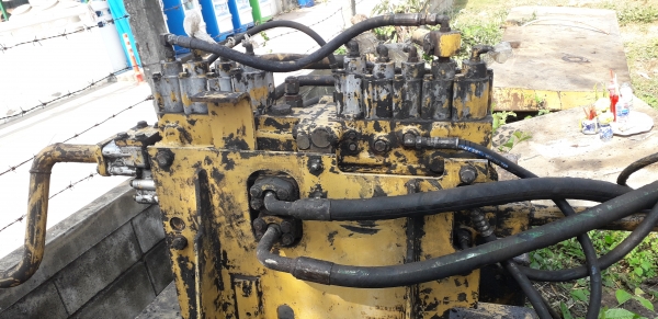 ขายครับ อะไหล่ CAT320 โป๊ะสวิง แพรคอนโทน หัวเก๋ง หม้อน้ำออย