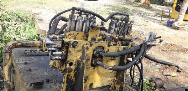 ขายครับ อะไหล่ CAT320 โป๊ะสวิง แพรคอนโทน หัวเก๋ง หม้อน้ำออย