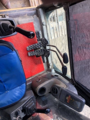 CAT 315 D JAPAN เล่มทะเบียน ไฟฟ้าครบ เครื่องดี ปั้มแรง เอวแน่น ช่วงล่างเต็ม แอร์หนาว รถสวยพร้อมใช้งาน เอกสารพร้อมโอน ขาย 950,000  รถอยู่ นครสวรรค์ 064-191-1112