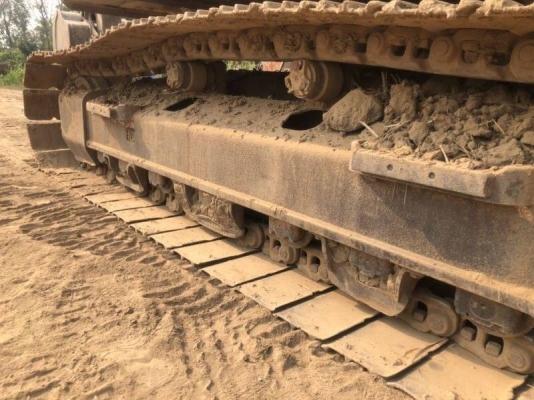 CAT 315 D JAPAN เล่มทะเบียน ไฟฟ้าครบ เครื่องดี ปั้มแรง เอวแน่น ช่วงล่างเต็ม แอร์หนาว รถสวยพร้อมใช้งาน เอกสารพร้อมโอน ขาย 950,000  รถอยู่ นครสวรรค์ 064-191-1112