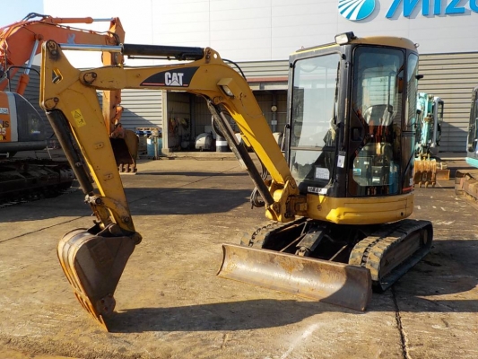 ขายรถขุด CAT 303CR ตู้เก๋ง รถสวย ไม่ผ่านการใช้งานในไทย นำเข้าเองโดยตรง โทร 081-8581834 แบงค์