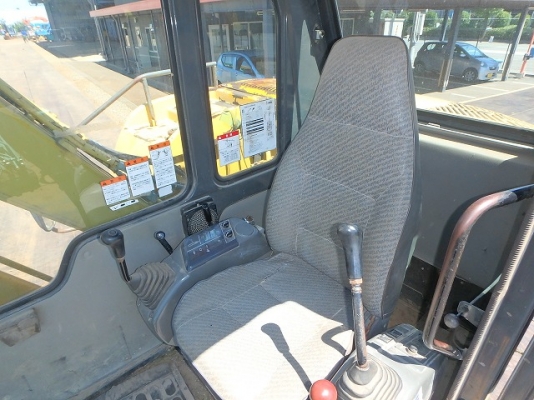 ขายรถแบคโฮ Komatsu PC60-7 แทรคใหญ่ รถสวย ไม่ผ่านการใช้งานในไทย นำเข้าเองโดยตรง โทร 081-8581834 แบงค์