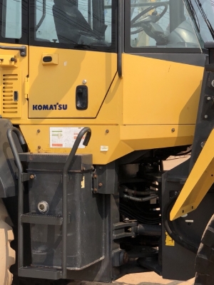 ขายรถตักล้อยาง KOMATSU WA270-5 นำเข้าเองจากญี่ปุ่น สภาพสวยพร้อมใช้งาน มีVDOการทำงานครับ