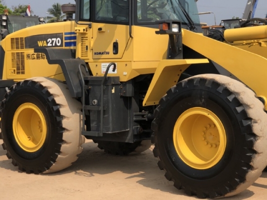 ขายรถตักล้อยาง KOMATSU WA270-5 นำเข้าเองจากญี่ปุ่น สภาพสวยพร้อมใช้งาน มีVDOการทำงานครับ