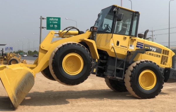 ขายรถตักล้อยาง KOMATSU WA270-5 นำเข้าเองจากญี่ปุ่น สภาพสวยพร้อมใช้งาน มีVDOการทำงานครับ