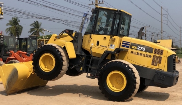 ขายรถตักล้อยาง KOMATSU WA270-5 นำเข้าเองจากญี่ปุ่น สภาพสวยพร้อมใช้งาน มีVDOการทำงานครับ