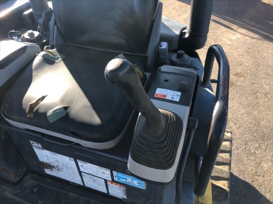 ขายรถขุดนำเข้าจากประเทศญี่ปุ่น komatsu pc40mr-3 สนใจติดต่อสอบถาม 0923309229 อีด