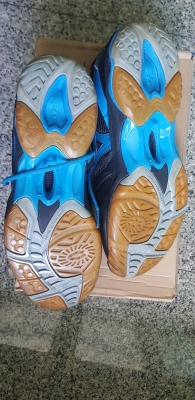 ขาย Mizuno Wave Hurricane 2 28 cm. ขาย Mizuno Wave Hurricane 2 28 cm.