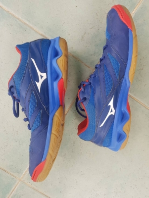 รองเท้า Mizuno ชื่อรุ่น Thunder Blade