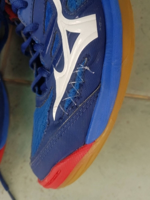 รองเท้า Mizuno ชื่อรุ่น Thunder Blade รองเท้า Mizuno ชื่อรุ่น Thunder Blade