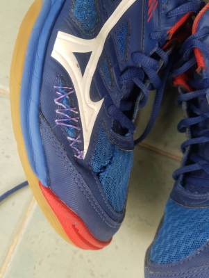 รองเท้า Mizuno ชื่อรุ่น Thunder Blade