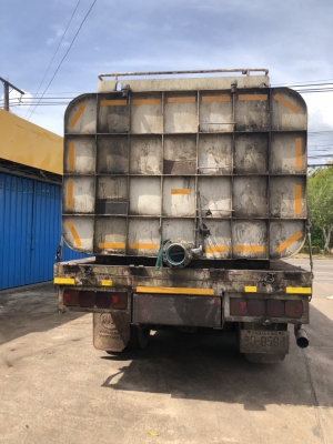 ขายครับ แท้งน้ำยาง กว้าง2.3ม ยาว 5.6ม สูง1.6ม (หนา)สนใจ089-5367218 081-4252943