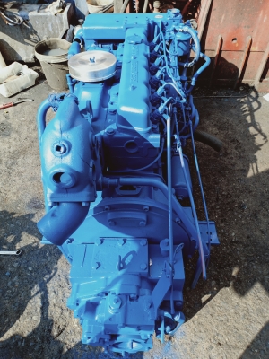 เครื่องยนต์ SD33 พร้อมเกียร์น้ำมัน ใส่เรือจากญี่ปุ่นสวยๆ