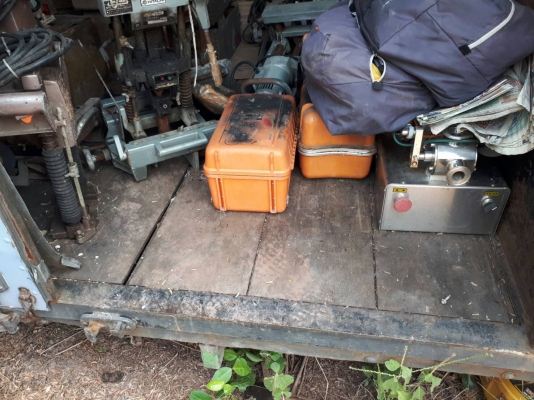 ขาย ตู้บรรทุก ตู้แห้ง ตู้ออฟฟิต ตู้นอน เปิดสไลด์ ด้านข้าง ได้ 2 บาน และเปิด ท้ายได้ 2.2 X4.7 เมตร ใส่รถบรรทุก 6 ล้อ เก่านอก