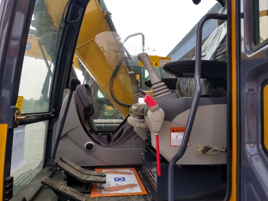 รถขุด 13 ตัน xcmg xe 135 c