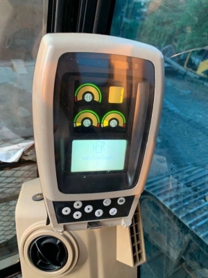 ขาย 895,000 บาท CATTERPILAR.  312 C  14,xxx ชม  เก่านอก 1  ปี มีไลน์หัวเจาะ  เครื่องดี ปั้มแรง เอวแน่น โซ่ใหม่ 2 ข้าง  ไฟฟ้าครบ แอรหนาว เอกสารสัญญา ซื้อขาย  สนใจ  นครปฐม  โทร 0610710295  สนใจ รายการสินค้า อื่นๆ ที่ เว็ปไชค์ Truck2Hand https://www.truck2h