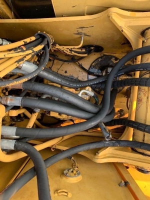 ขาย 895,000 บาท CATTERPILAR.  312 C  14,xxx ชม  เก่านอก 1  ปี มีไลน์หัวเจาะ  เครื่องดี ปั้มแรง เอวแน่น โซ่ใหม่ 2 ข้าง  ไฟฟ้าครบ แอรหนาว เอกสารสัญญา ซื้อขาย  สนใจ  นครปฐม  โทร 0610710295  สนใจ รายการสินค้า อื่นๆ ที่ เว็ปไชค์ Truck2Hand https://www.truck2h