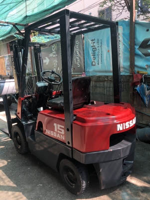 รถฟอร์คลิฟต์Nissan1.5ตัน เครื่องดีเซลtd27เกียร์autoเสาสูง3ม.