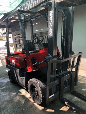 รถฟอร์คลิฟต์Nissan1.5ตัน เครื่องดีเซลtd27เกียร์autoเสาสูง3ม.