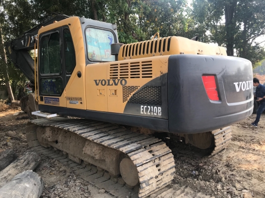 ขาย 890,000 VOLVO EC210B เล่มทะเบียน ทำงาน 10,600 ชม.ไฟฟ้าครบ เครื่องดี ปั้มแรง เอวแน่น แอร์ฉ่ำช่วงล่างเต็ม รถสวยพร้อมใช้เอกสารเล่มพร้อมโอน รถอยู่ ภาคอืสาน 090-772-3710 090-772-3708