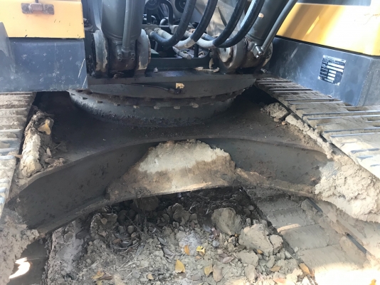 ขาย 890,000 VOLVO EC210B เล่มทะเบียน ทำงาน 10,600 ชม.ไฟฟ้าครบ เครื่องดี ปั้มแรง เอวแน่น แอร์ฉ่ำช่วงล่างเต็ม รถสวยพร้อมใช้เอกสารเล่มพร้อมโอน รถอยู่ ภาคอืสาน 090-772-3710 090-772-3708