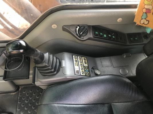 ขาย 890,000 VOLVO EC210B เล่มทะเบียน ทำงาน 10,600 ชม.ไฟฟ้าครบ เครื่องดี ปั้มแรง เอวแน่น แอร์ฉ่ำช่วงล่างเต็ม รถสวยพร้อมใช้เอกสารเล่มพร้อมโอน รถอยู่ ภาคอืสาน 090-772-3710 090-772-3708