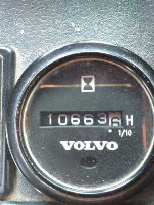 ขาย 890,000 VOLVO EC210B เล่มทะเบียน ทำงาน 10,600 ชม.ไฟฟ้าครบ เครื่องดี ปั้มแรง เอวแน่น แอร์ฉ่ำช่วงล่างเต็ม รถสวยพร้อมใช้เอกสารเล่มพร้อมโอน รถอยู่ จันทบุรี 090-772-3710 090-772-3708