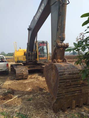 ขาย 890,000 VOLVO EC210B เล่มทะเบียน ทำงาน 10,600 ชม.ไฟฟ้าครบ เครื่องดี ปั้มแรง เอวแน่น แอร์ฉ่ำช่วงล่างเต็ม รถสวยพร้อมใช้เอกสารเล่มพร้อมโอน รถอยู่ จันทบุรี 090-772-3710 090-772-3708 ขาย 890,000 VOLVO EC210B เล่มทะเบียน ทำงาน 10,600 ชม.ไฟฟ้าครบ เครื่องดี ปั้มแรง เอวแน่น แอร์ฉ่ำช่วงล่างเต็ม รถสวยพร้อมใช้เอกสารเล่มพร้อมโอน รถอยู่ จันทบุรี 090-772-3710 090-772-3708