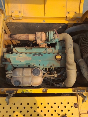 ขาย 890,000 VOLVO EC210B เล่มทะเบียน ทำงาน 10,600 ชม.ไฟฟ้าครบ เครื่องดี ปั้มแรง เอวแน่น แอร์ฉ่ำช่วงล่างเต็ม รถสวยพร้อมใช้เอกสารเล่มพร้อมโอน รถอยู่ จันทบุรี 090-772-3710 090-772-3708