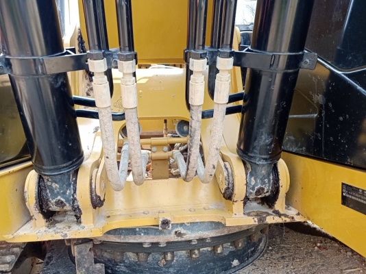 ขาย 1,950,000 CAT 320D2 TDZ เล่มทะเบียน รถทำงาน 7,400 ชม. สภาพเหมือนใหม่ ไฟ้ฟ้าครบ เครื่องดี ปั้มแรง เอวแน่น ช่วงล่างสวย รถสวยพร้มใช้งาน เอกสารพร้อมโอน รถอยู่ เพชรบุรี 090-772-3710 090-772-3708