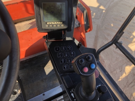 ขายรถบด DYNAPAC CC224HF ปี 2009 (3,XXX ชั่วโมง) รถนอกนำเข้า สภาพสวยพร้อมใช้งาน มีVDOการทำงานครับ ขายรถบด DYNAPAC CC224HF ปี 2009 (3,XXX ชั่วโมง) รถนอกนำเข้า สภาพสวยพร้อมใช้งาน มีVDOการทำงานครับ