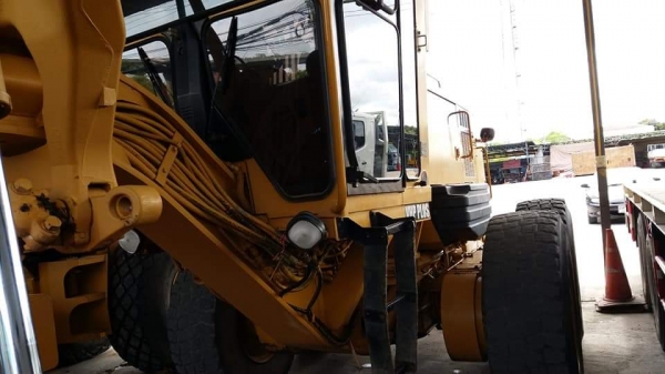 ⭐⭐⭐ขายเลิกกิจการ#รถเกรดCatterpillar 160Hใช้งาน9,000ชมเศษ มี2คัน สภาพน้องป้ายแดง